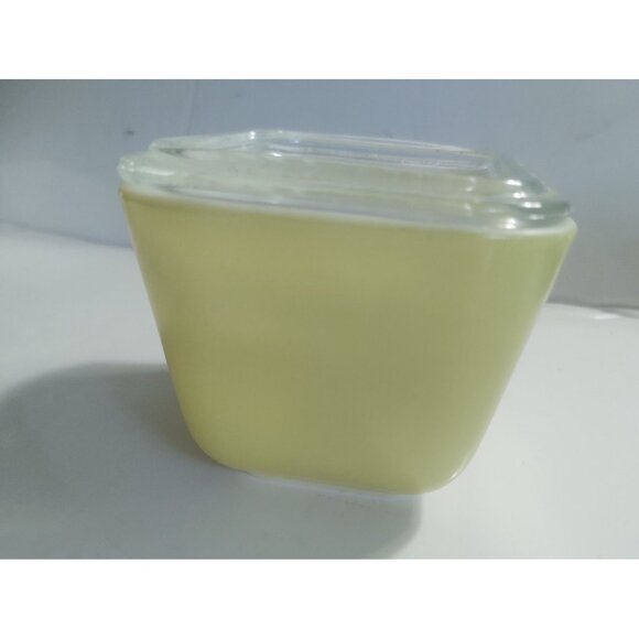 Collectible Pyrex Lidded Yellow Refrigerator Dish 501 1 1/2 cup - Picture 4 of 12